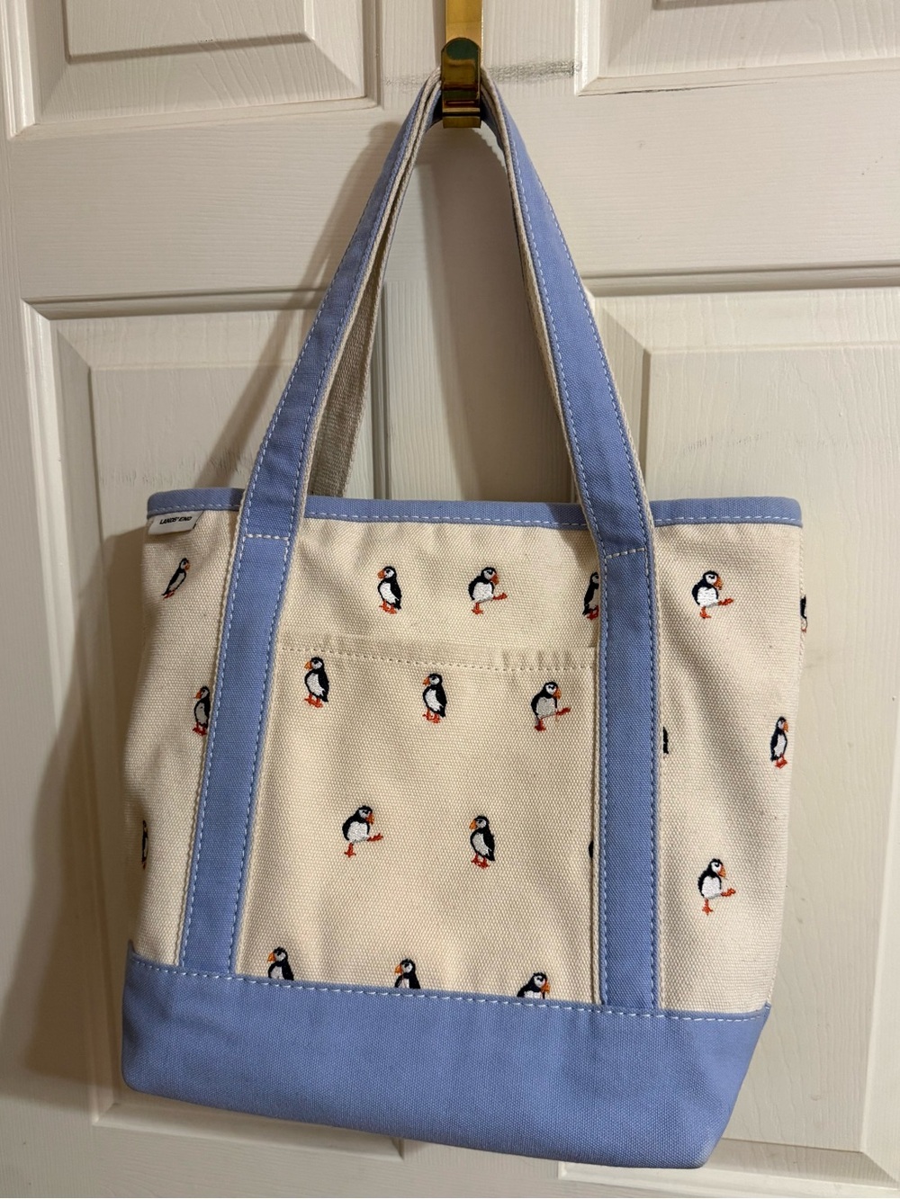 Land’s End Puffin Tote Bag in Cream and Light Blue zipper closure